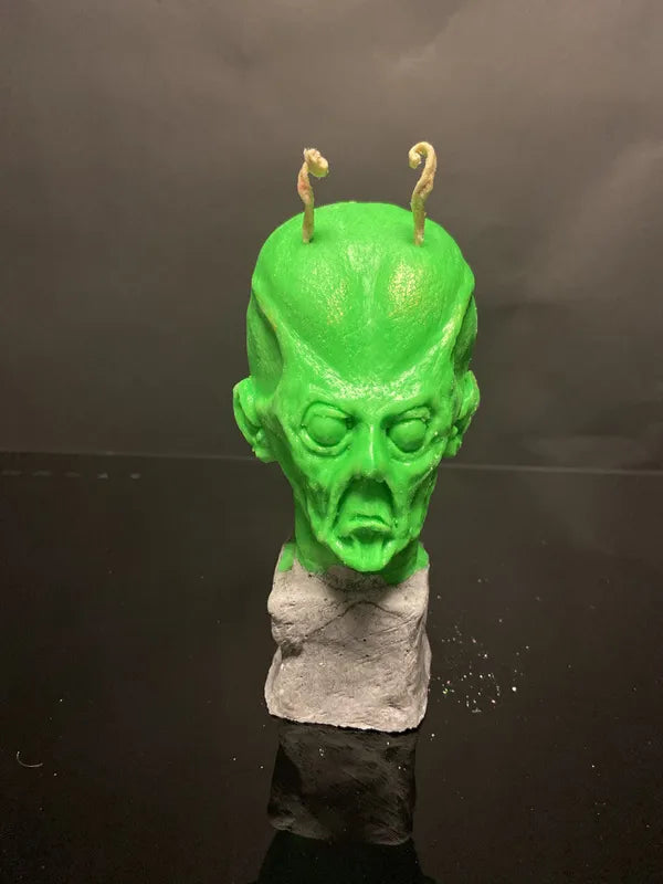 Nebula Alien Monster Melt Candle - Green/Sugar Bones Scent 